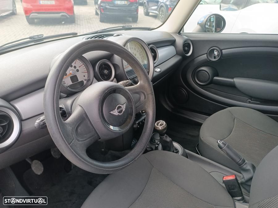 MINI 3 Portas One D - 4