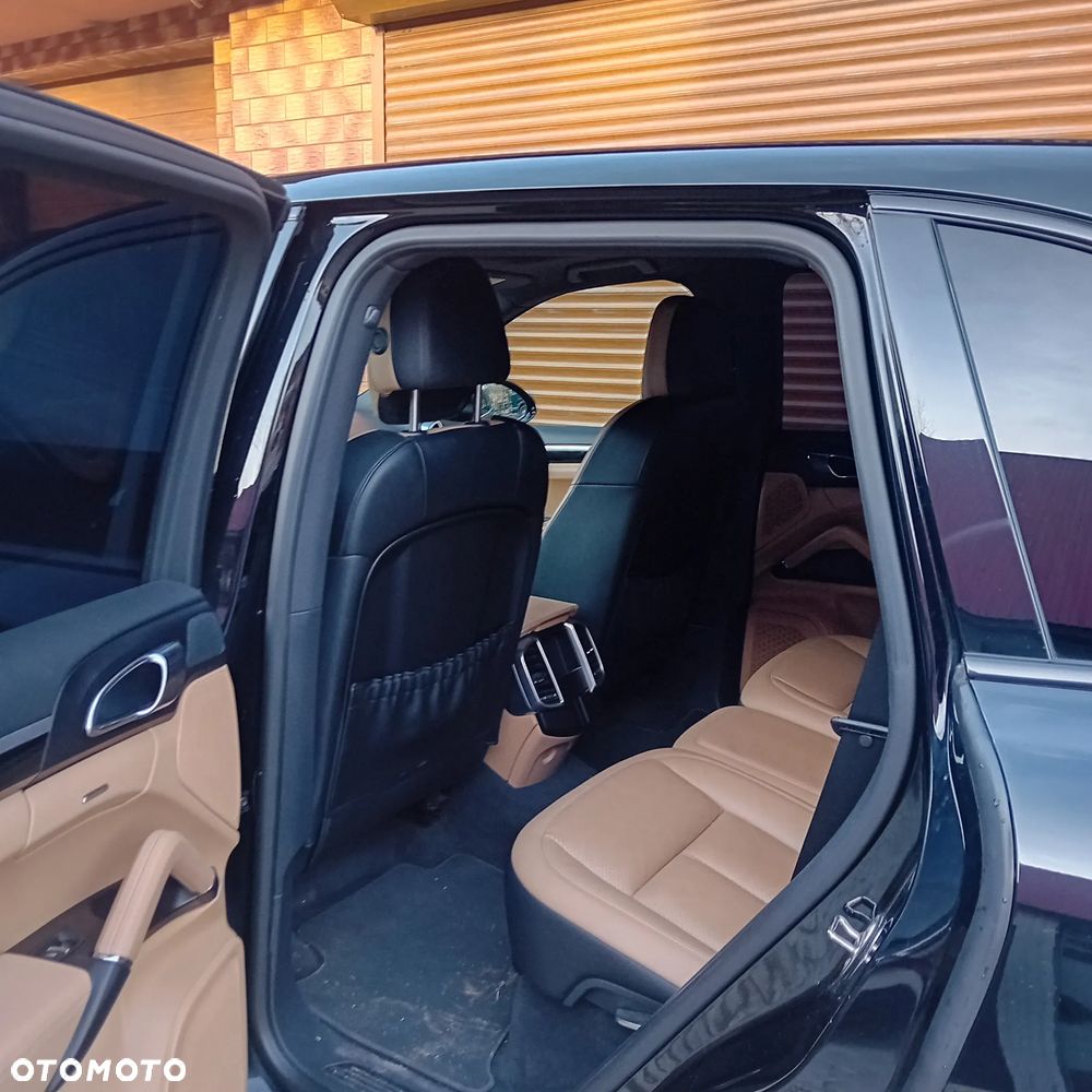 Porsche Cayenne - 8