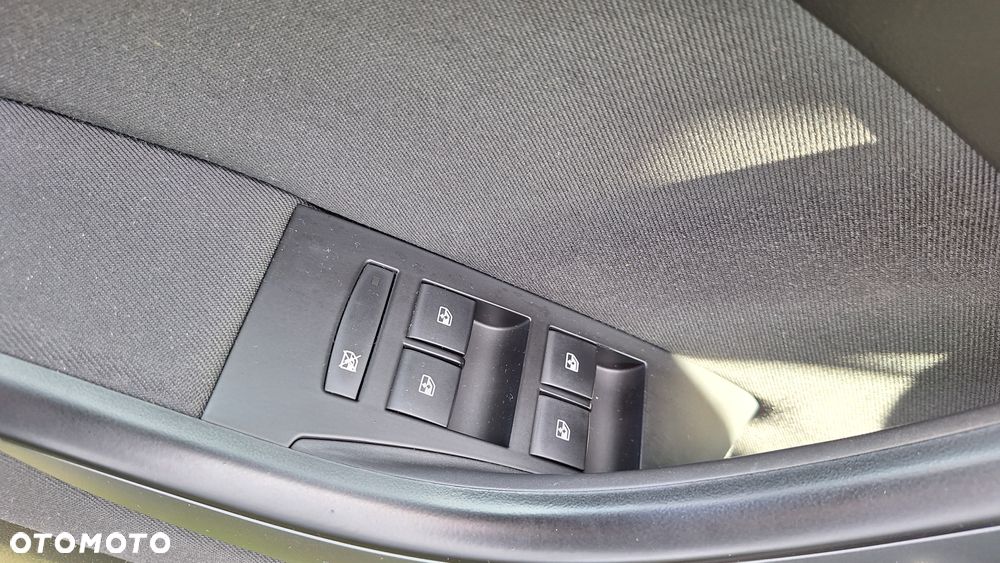 Opel Astra 1.4 T Executive EU6 - 14