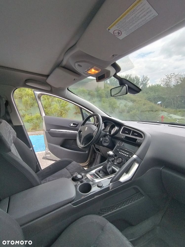 Peugeot 3008 1.6 HDi Premium - 10