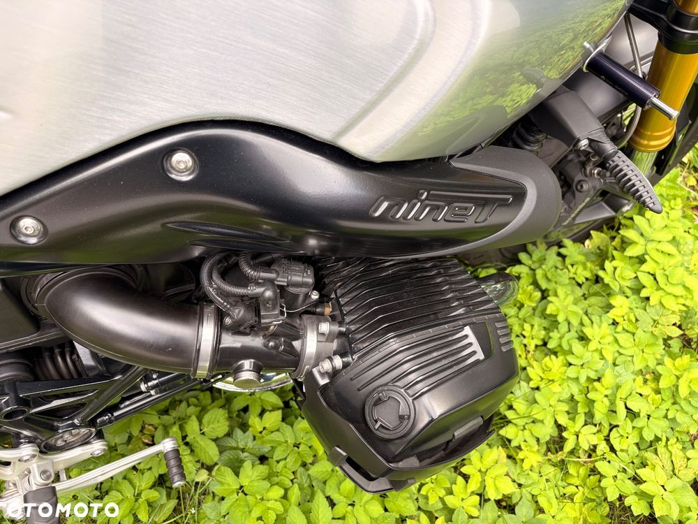 BMW R - 9