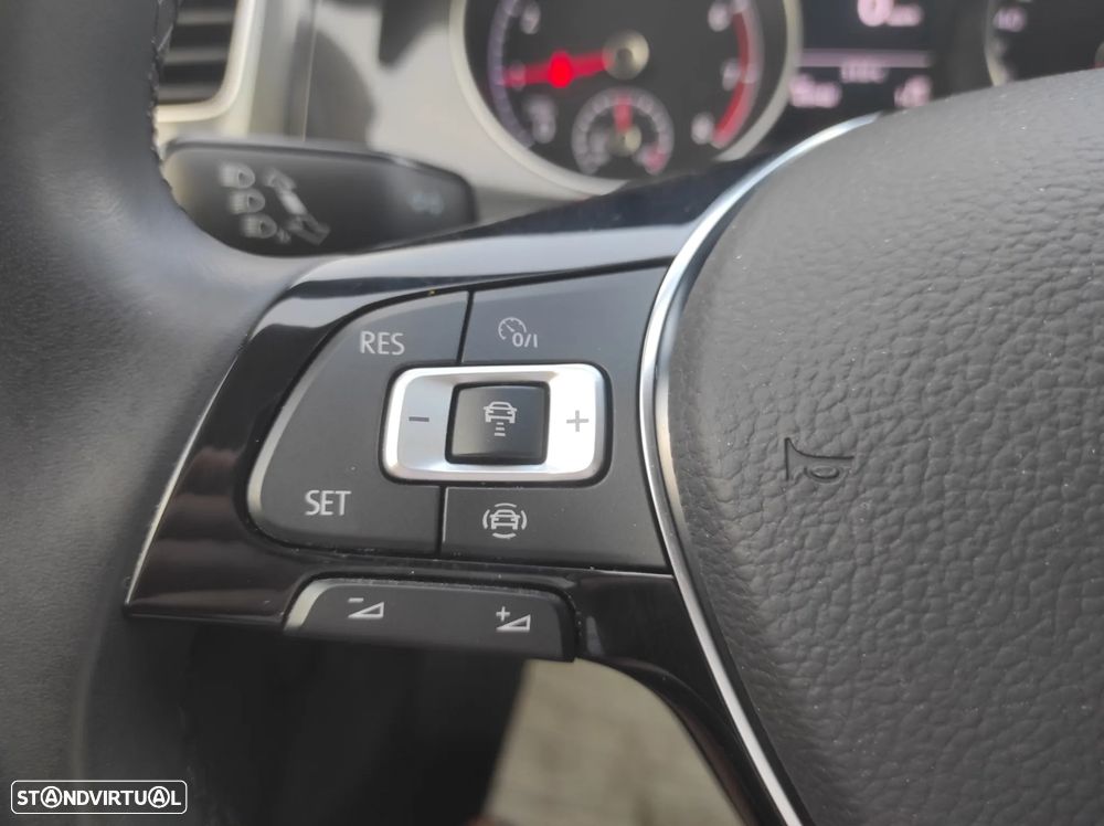 VW Golf 1.0 TSI Confortline - 8