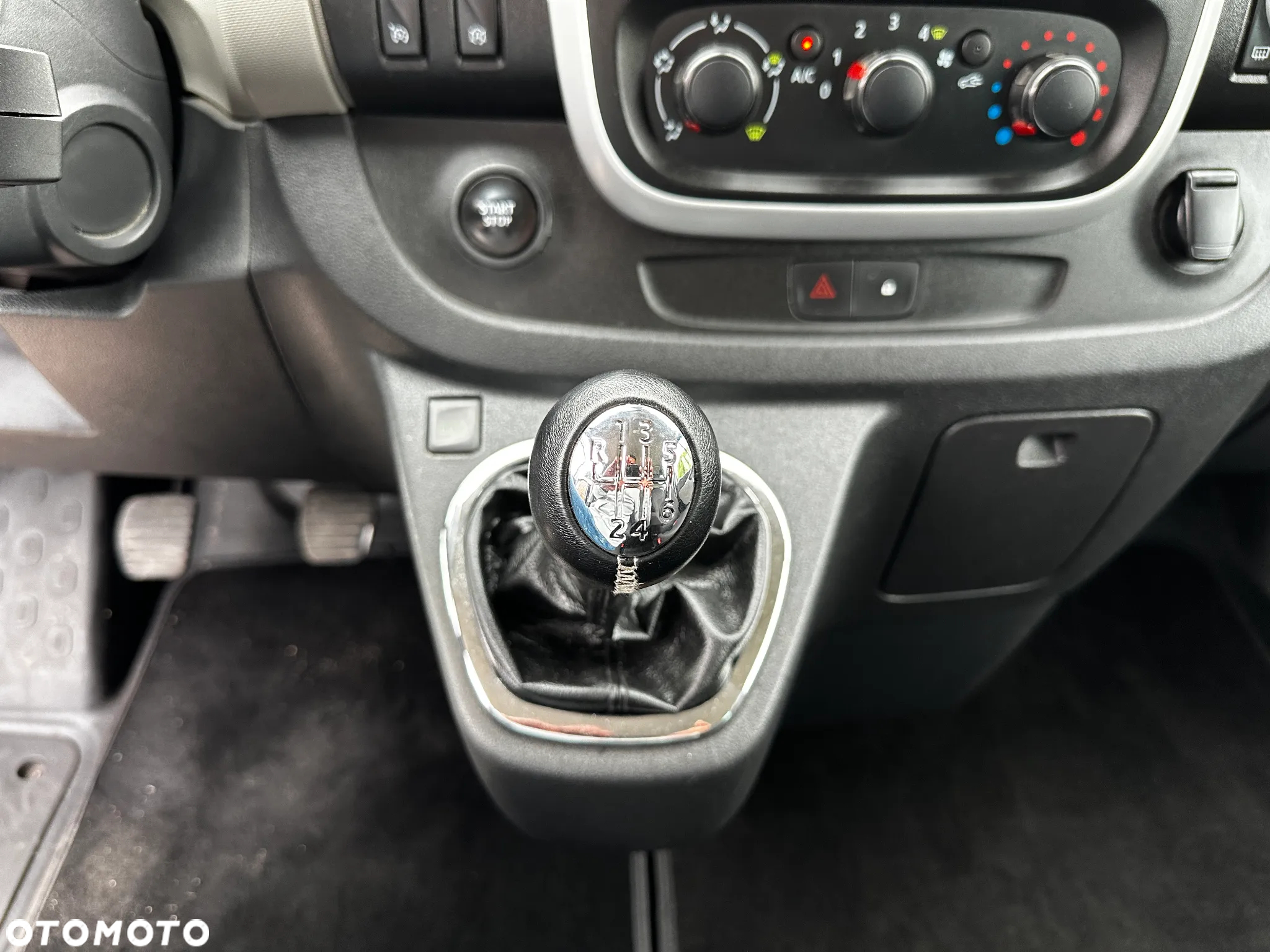 Nissan NV300 - 15