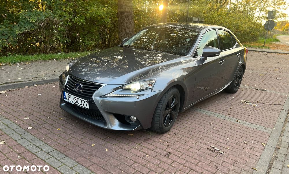 Lexus IS - 1