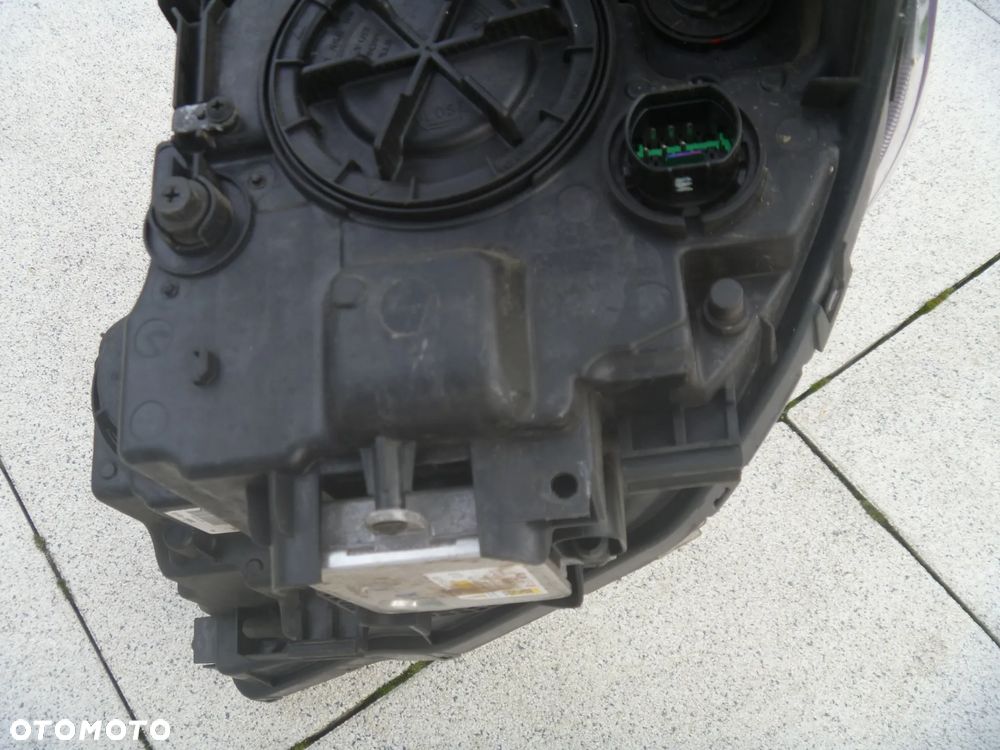 KIA SORENTO III XENON LED PRAWY IGŁA 92102-C5100 - 8