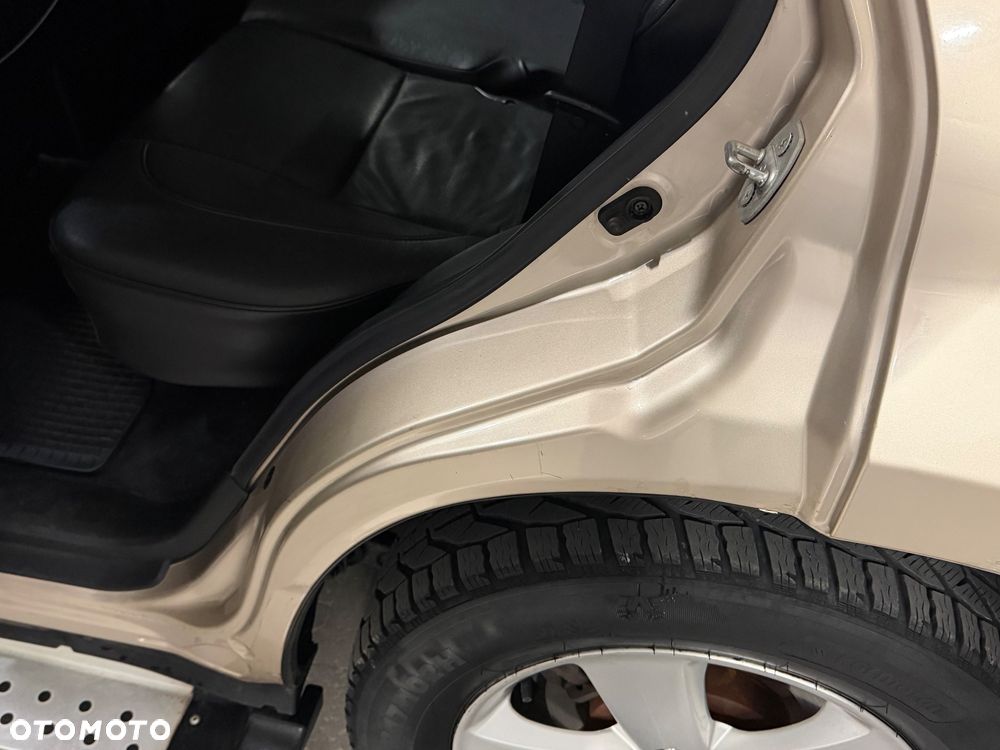 Suzuki Grand Vitara 1.9 DDiS De Luxe EU5 - 23