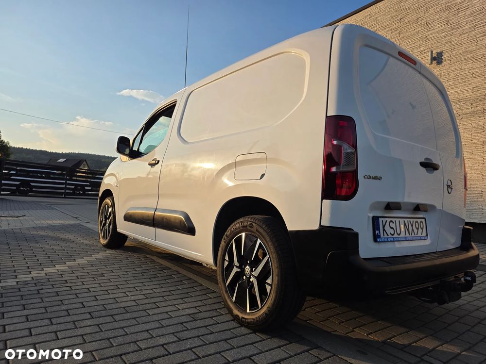 Opel Combo 1.2 benzyna Vat! rok2020 navi klima 3-osobowy tempomat grzana szyba fotele hak - 10