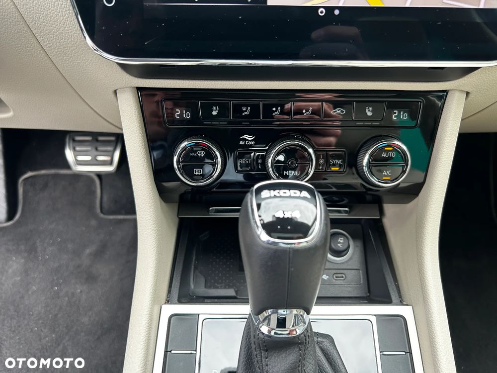 Skoda Superb 2.0 TDI SCR 4x4 L&K DSG - 31