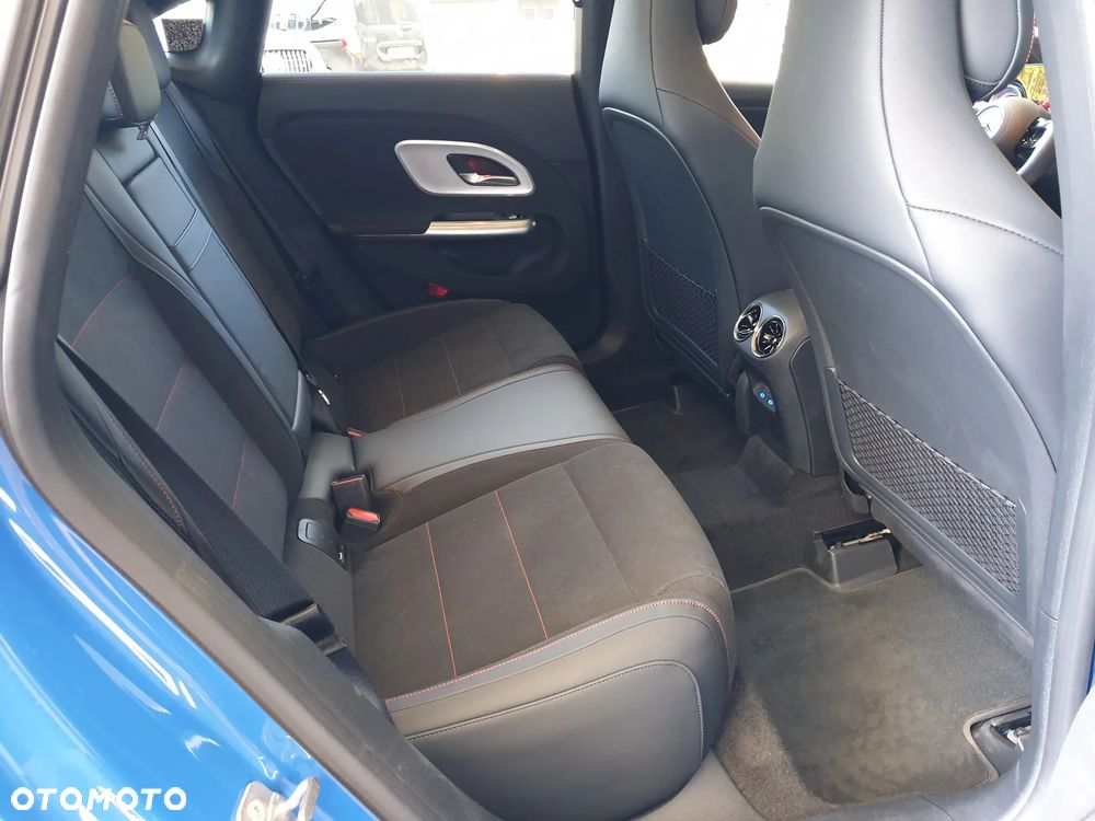Mercedes-Benz CLA 200 mHEV 8G-DCT - 17