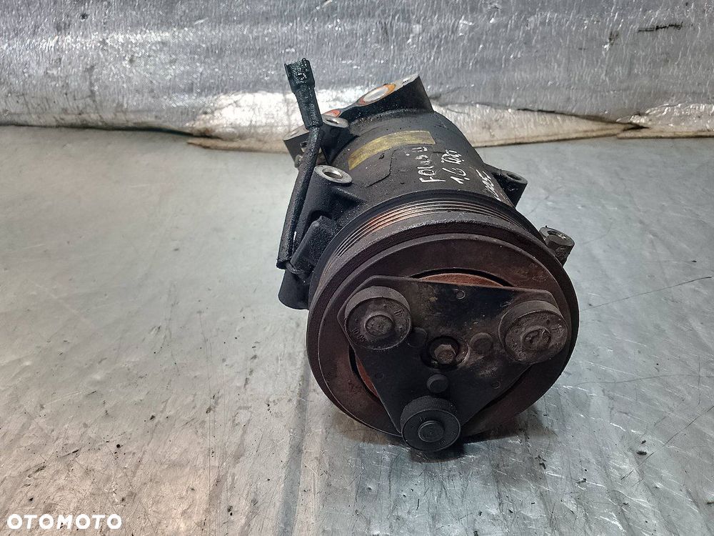 POMPA, SPRĘŻARKA KLIMATYZACJI FORD FOCUS II 3M5H19D629 1.6 TDCI - 3