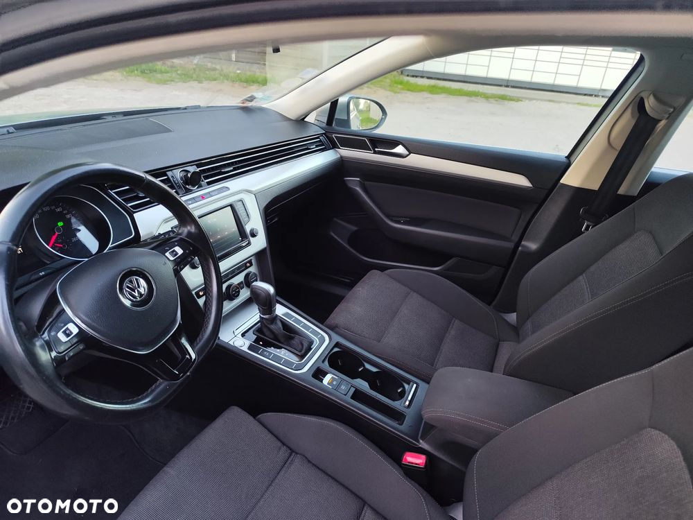 Volkswagen Passat Variant 2.0 TDI SCR DSG Comfortline - 21