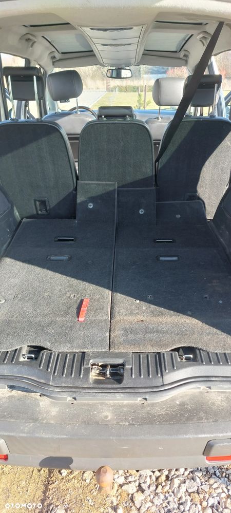 Ford Galaxy 2.2 TDCi Ghia - 30