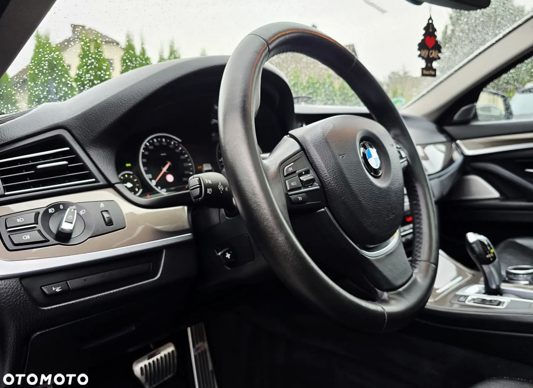 BMW Seria 5 520d xDrive Luxury Line sport - 29