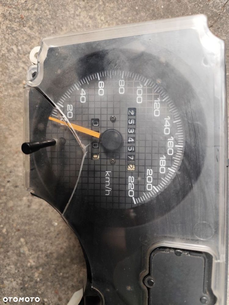 Pontiac Firebird Trans Am 3 generacji 1982-92 licznik - 2