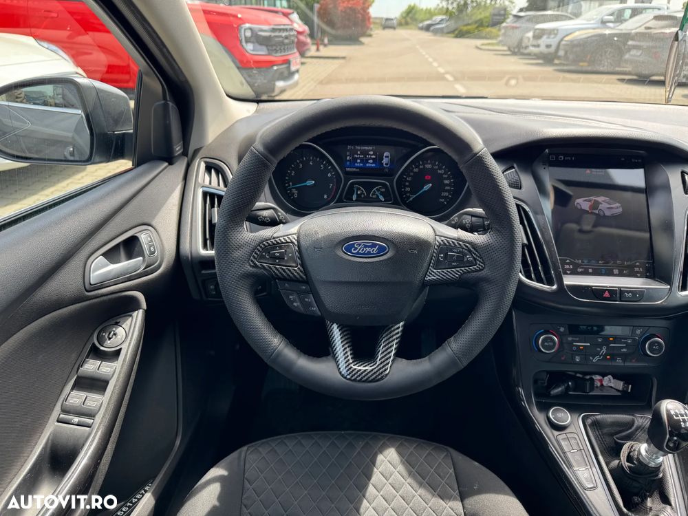 Ford Focus 1.5 EcoBoost Titanium - 14