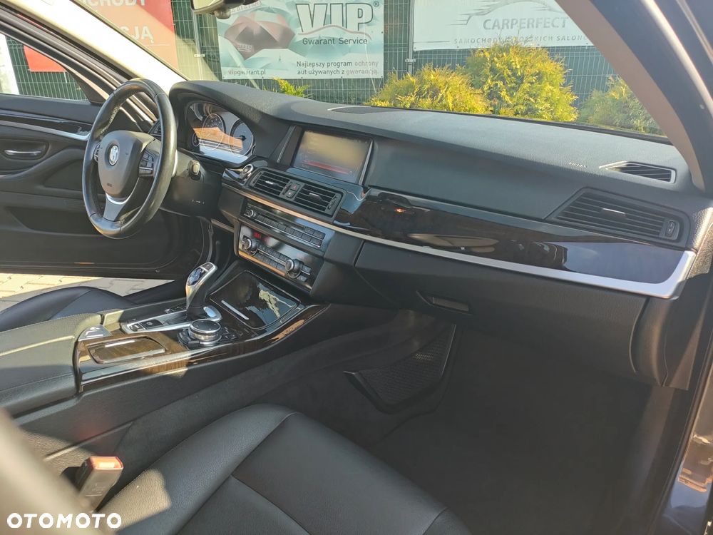 BMW Seria 5 528i Luxury Line - 17