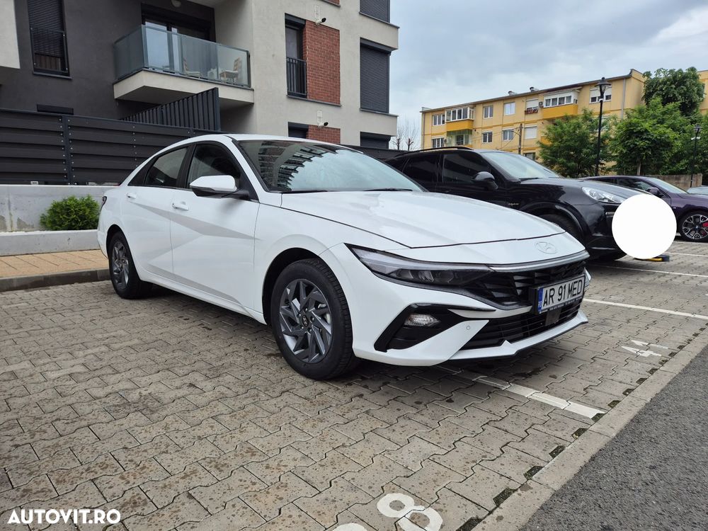 Hyundai Elantra 1.6 l 123 CP CVT Highway - 1