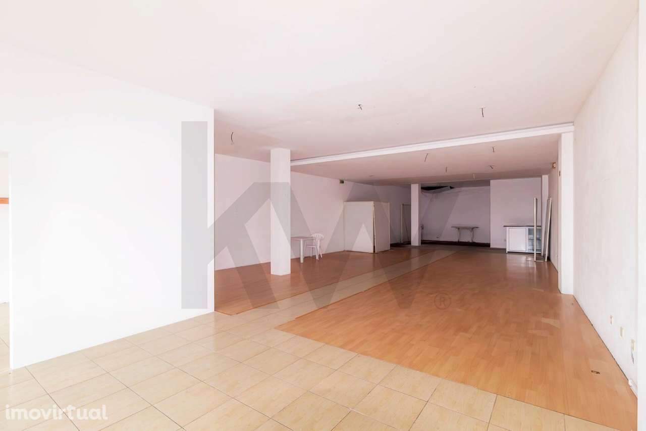 Loja térrea no centro de Canedo - Grande imagem: 2/19