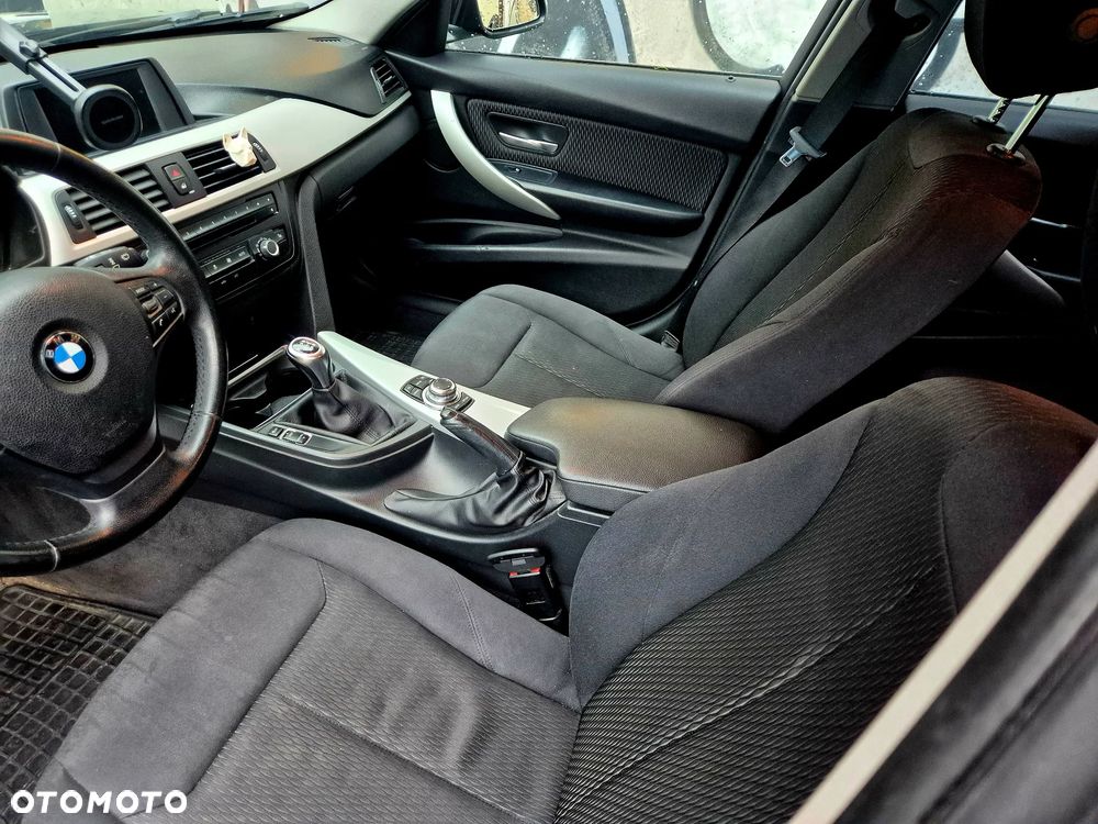 BMW Seria 3 320d DPF - 16