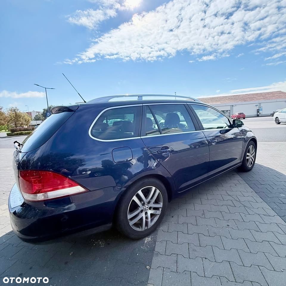 Volkswagen Golf - 6