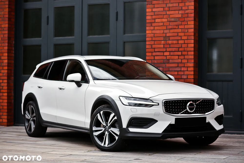 Volvo V60 Cross Country Pro D4 AWD - 1