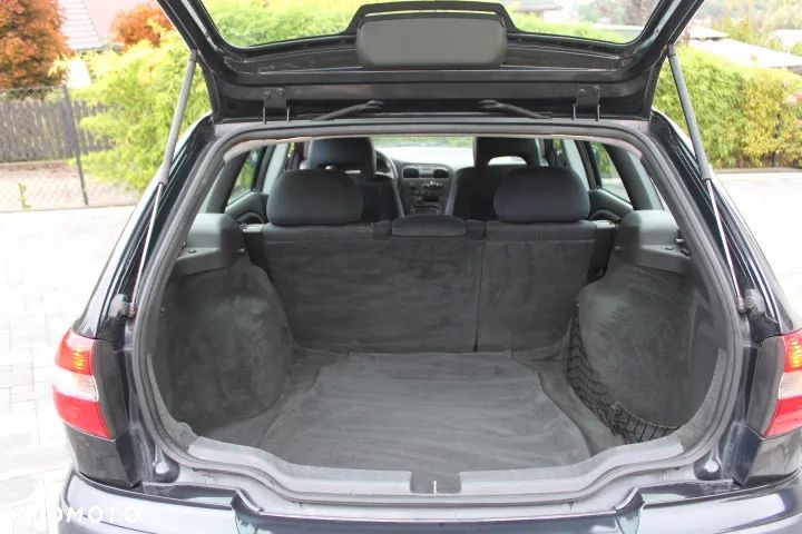 Volvo V40 1.8 - 26