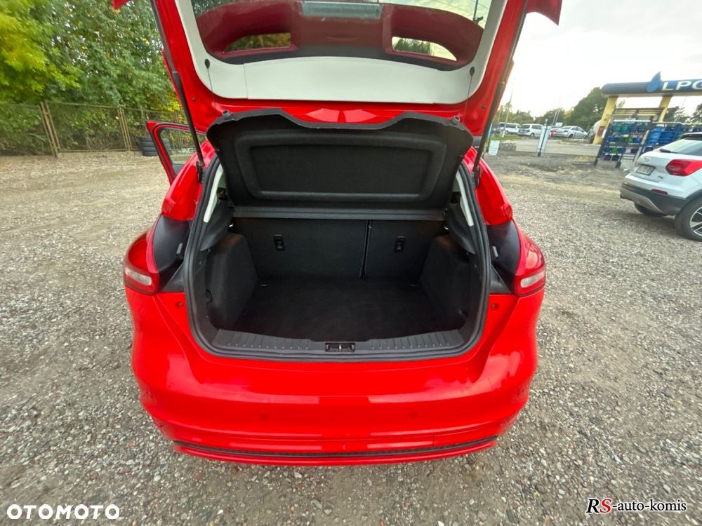 Ford Focus - 32