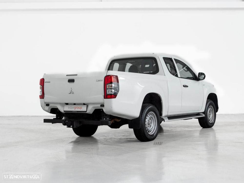 Mitsubishi L200 2.4 DI-D CLUB CAB INVITE 3L 4WD - 3