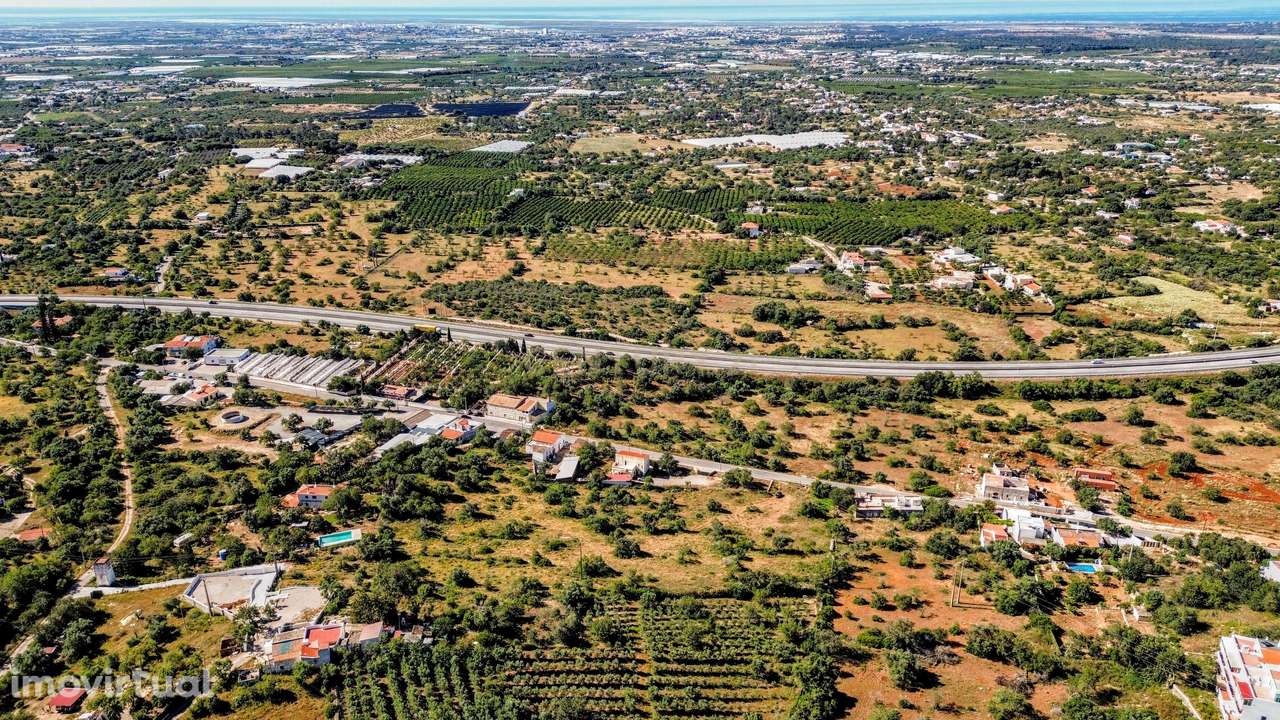 Terreno Rústico em Faro com Vista Panorâmica e Acesso Fácil - Grande imagem: 3/26