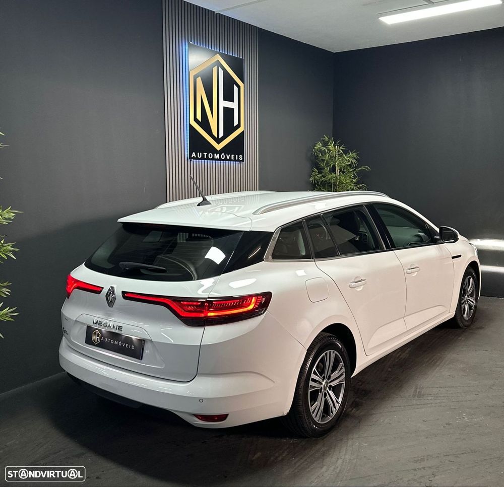 Renault Mégane Sport Tourer 1.5 Blue dCi Equilibre EDC - 4