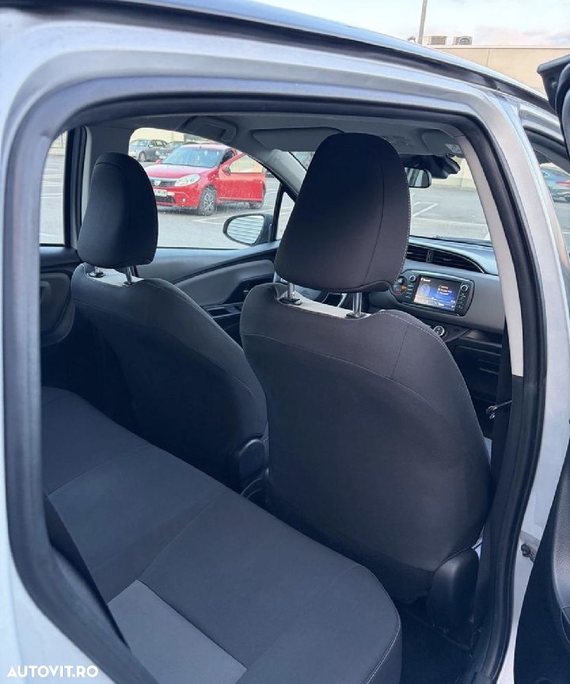Toyota Yaris - 12