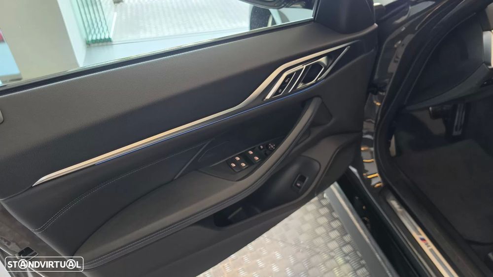 BMW i4 eDrive40 Pack Desportivo M - 36