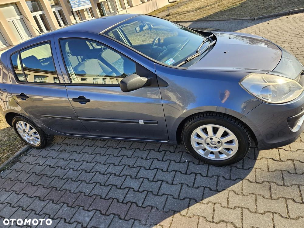 Renault Clio 1.4 16V Authentique - 3