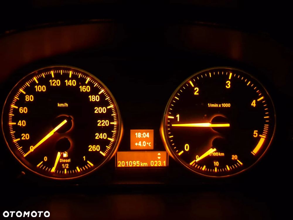 BMW Seria 3 318d - 15