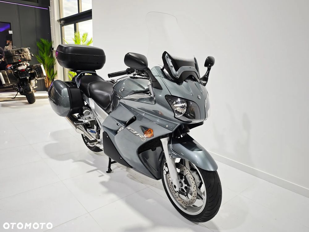 Yamaha FJR - 3