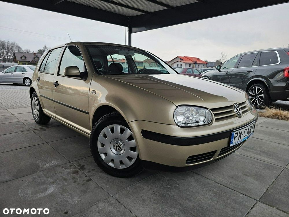 Volkswagen Golf - 2
