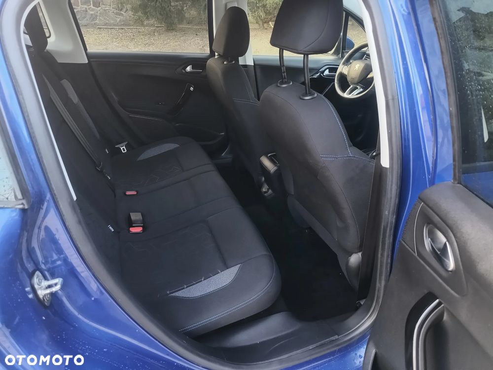 Peugeot 2008 PureTech 110 Style - 23