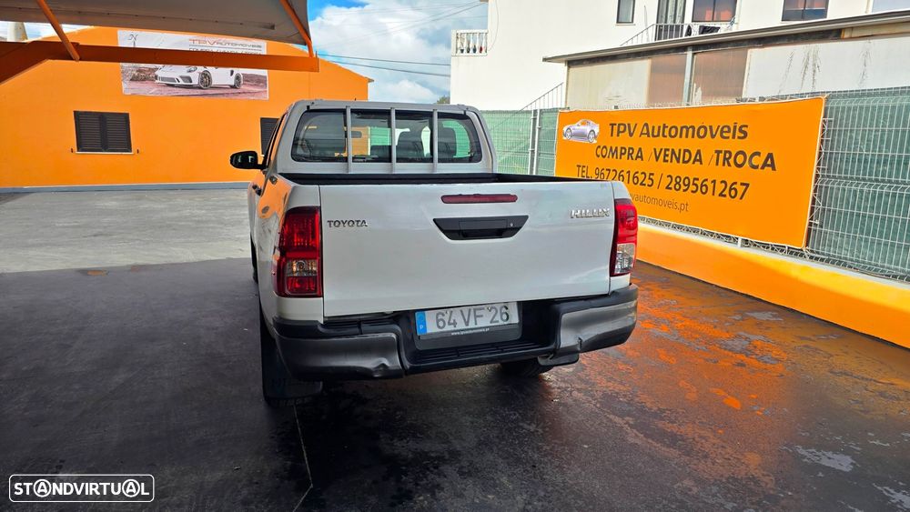 Toyota Hilux 2.4 D-4D 2WD CD Tracker - 21