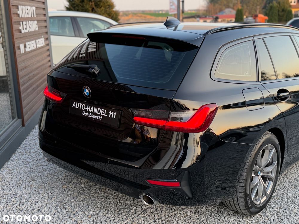 BMW Seria 3 320d M Sport - 6