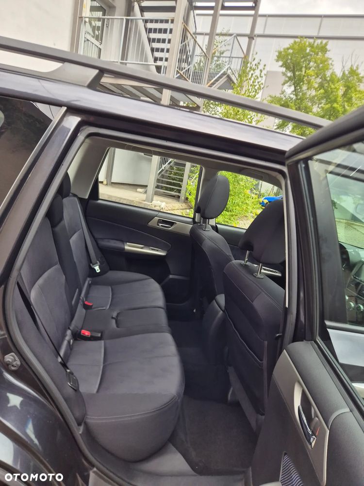 Subaru Forester 2.0 XE NAV Euro5 - 6
