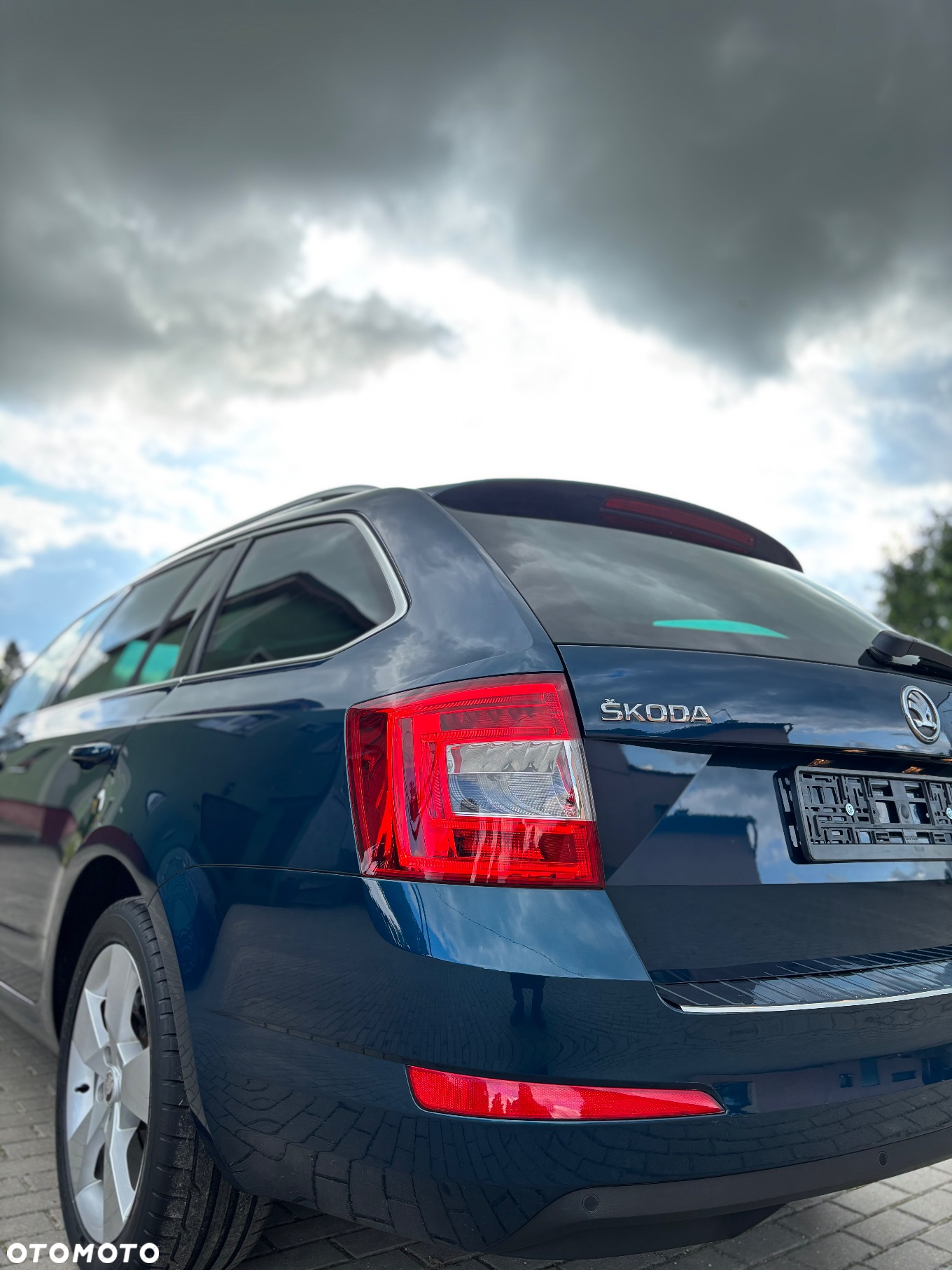 Skoda Octavia Combi 1.6 TDI DPF DSG Elegance - 8