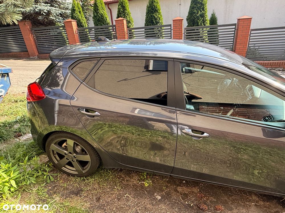 Kia Ceed 1.4 CVVT Fifa World Cup Edition - 6