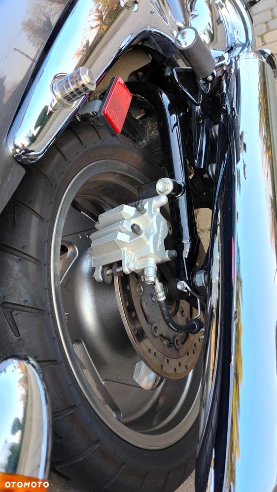 Suzuki Boulevard - 11