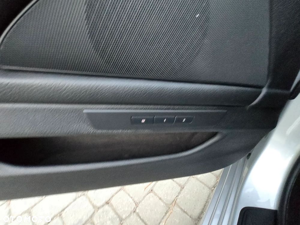 BMW Seria 5 530d xDrive Sport-Aut Luxury Line - 6