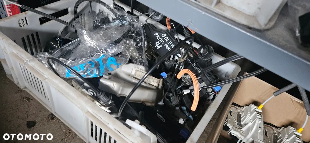 SPRZEDAŻ HURTOWA HURT Zamek drzwi przód tył prawy lewy Audi A8 D3 VW Caddy 2K VW Golf V Audi A4 B7 Mercedes Sprienter 906 VW Crafter Touran 1T BMW 5 E60 E90 - 9