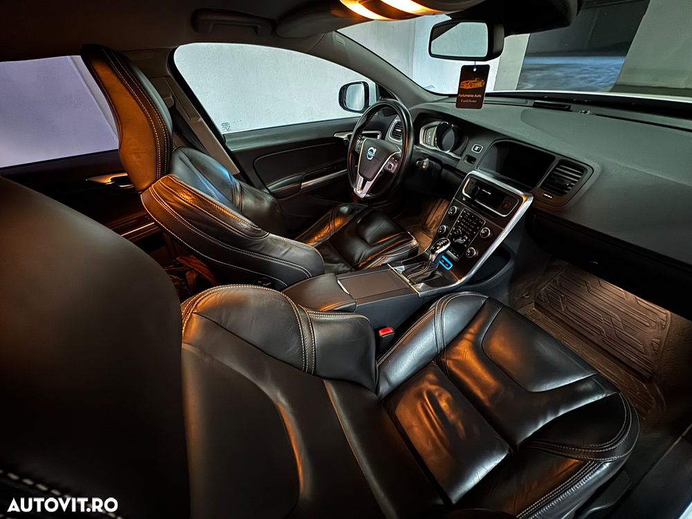 Volvo V60 D6 Plug-In-Hybrid AWD Geartronic Summum - 9