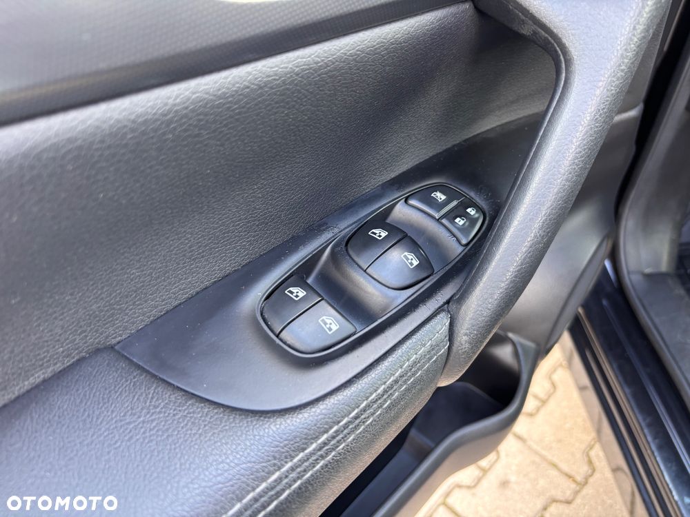 Nissan Qashqai 1.3 DIG-T N-Connecta - 34