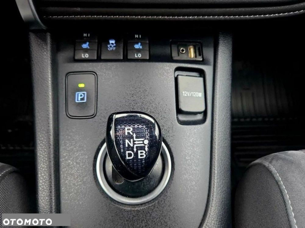 Toyota Auris 1.8 HSD Prestige - 28