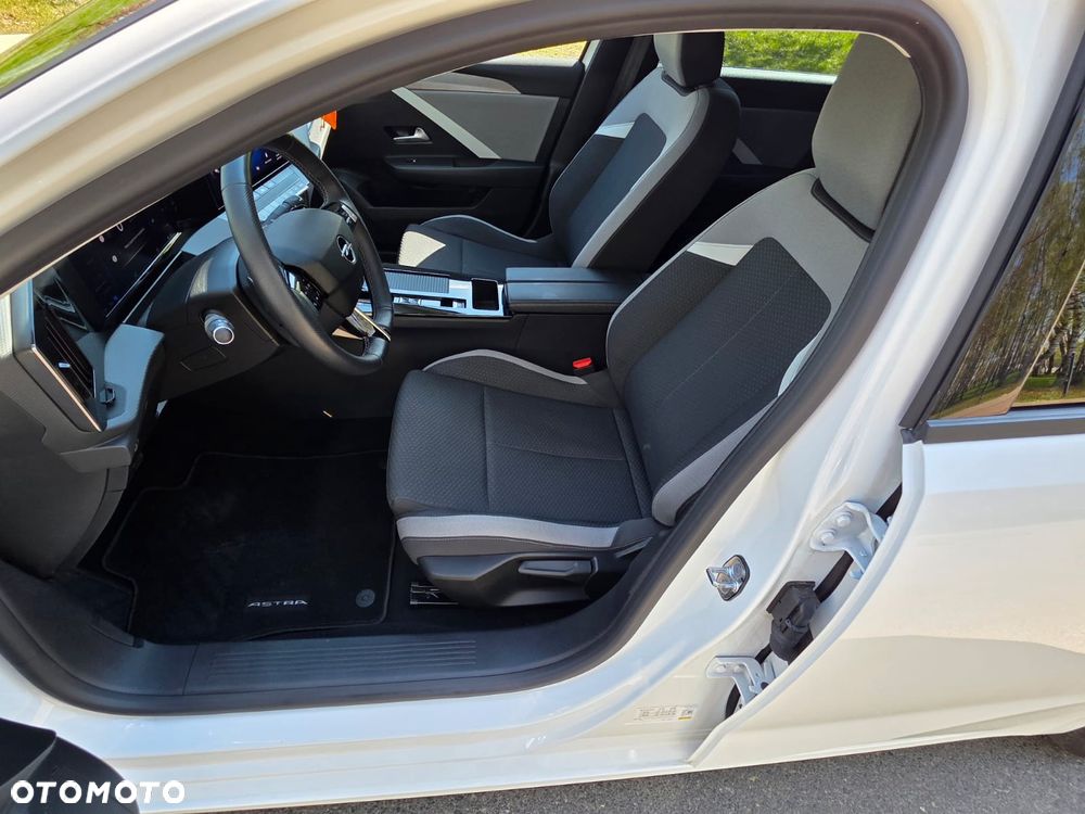Opel Astra 1.6 T Plug-in Hybrid GSe - 18
