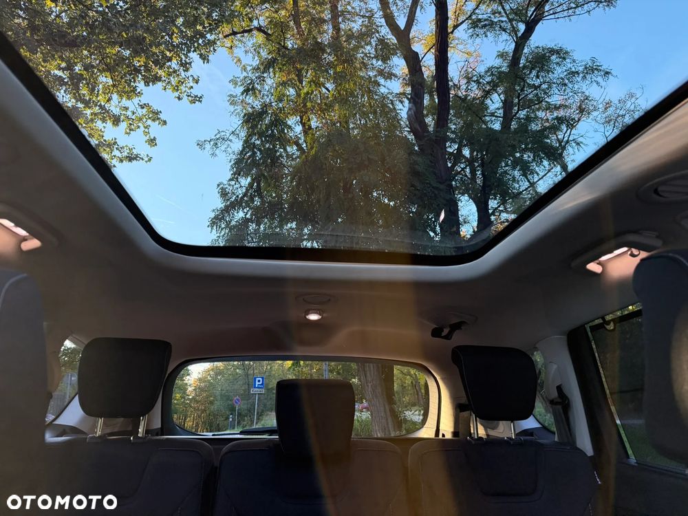 Ford S-Max - 8